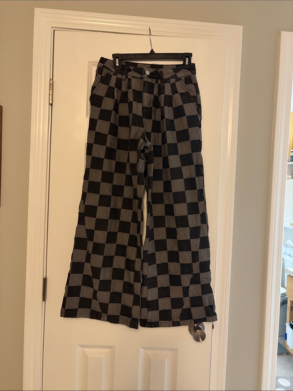 Women's Black and Gray Checkered Wide-Leg Jeans